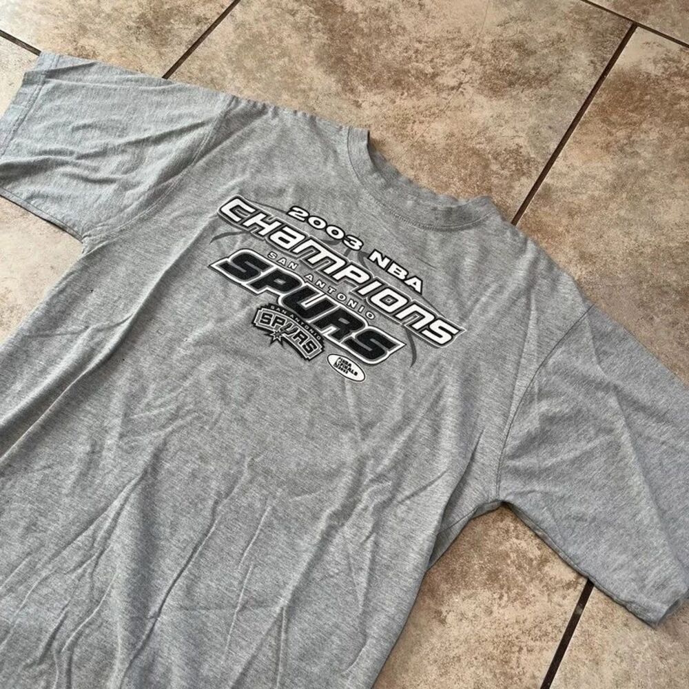 Vintage 2003 San Antonio Spurs NBA Champions T-Shirt Gray Medium